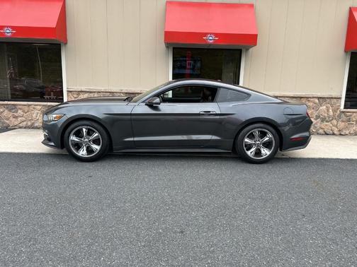 2016 Ford Mustang EcoBoost Premium