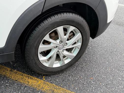 2021 Hyundai TUCSON SE