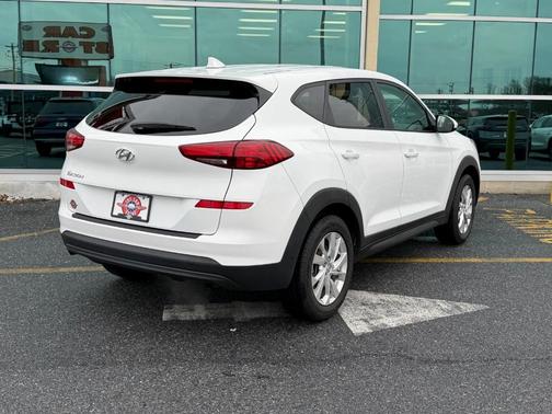 2021 Hyundai TUCSON SE