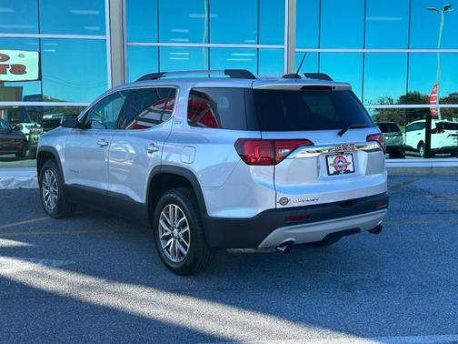 2017 GMC Acadia SLE-2