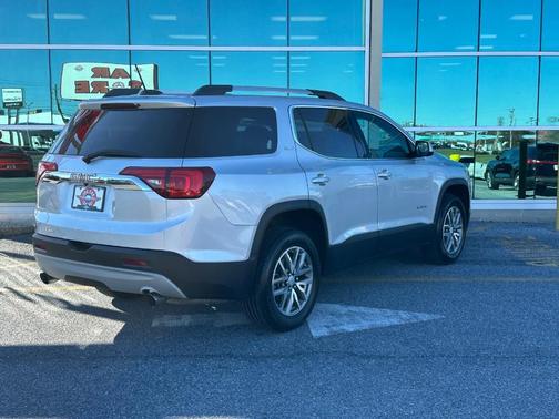 2017 GMC Acadia SLE-2