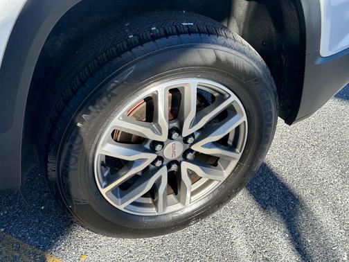 2017 GMC Acadia SLE-2