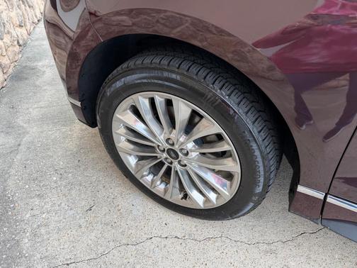 2020 Ford Edge Titanium