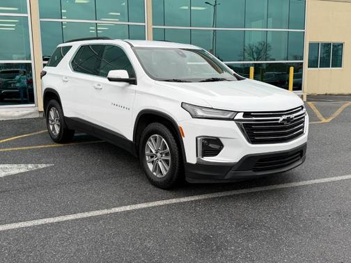 2022 Chevrolet Traverse LT Cloth