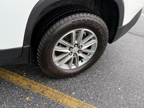 2022 Chevrolet Traverse LT Cloth