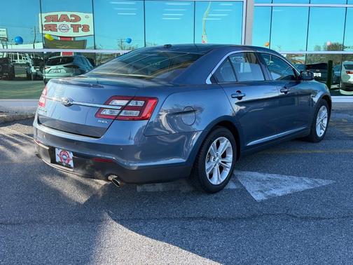 2018 Ford Taurus SEL