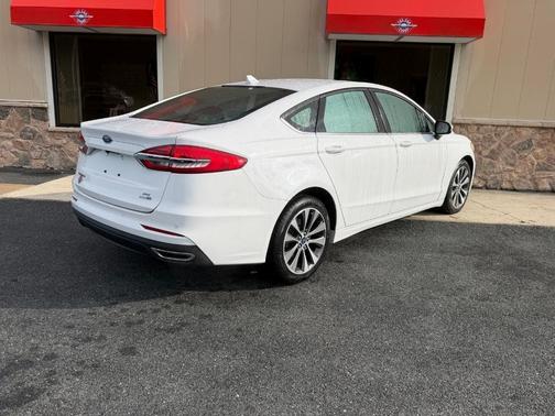 2020 Ford Fusion SE