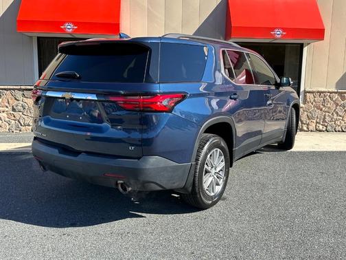 2022 Chevrolet Traverse LT Leather
