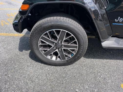 Black Clearcoat 2023 Jeep Wrangler 4xe Sahara