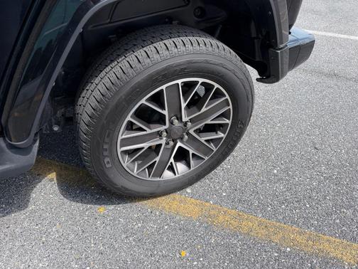 Black Clearcoat 2023 Jeep Wrangler 4xe Sahara