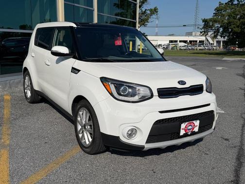 Clear White 2019 Kia Soul +