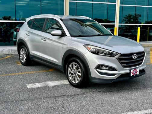 2016 Hyundai TUCSON SE