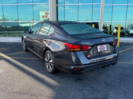 2021 Nissan Altima 2.5 SV