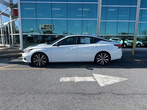 2022 Nissan Altima 2.5 SR