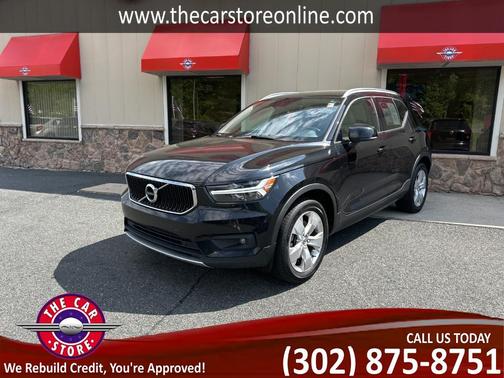 2021 Volvo XC40 T4 Momentum