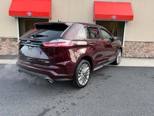 2020 Ford Edge Titanium