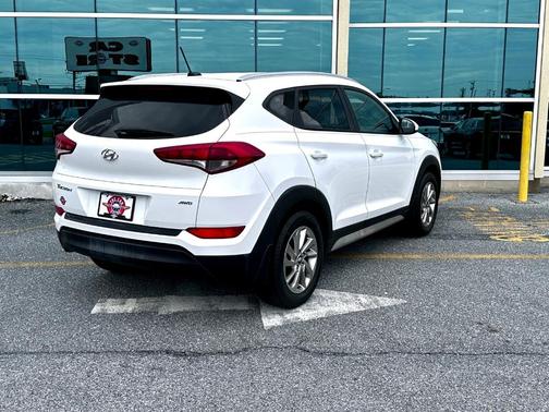 2017 Hyundai TUCSON SE