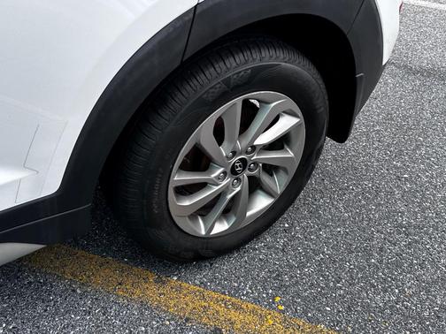 2017 Hyundai TUCSON SE
