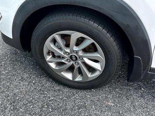 2017 Hyundai TUCSON SE