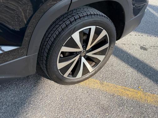 2024 Volkswagen Taos 1.5T SE