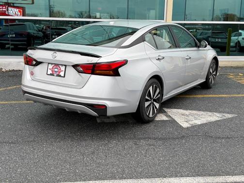 2021 Nissan Altima 2.5 SV