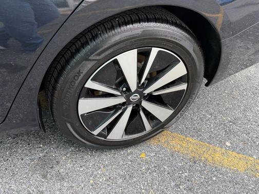 2021 Nissan Altima 2.5 SV