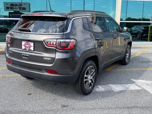 Granite Crystal Clearcoat Metallic 2018 Jeep Compass Latitude