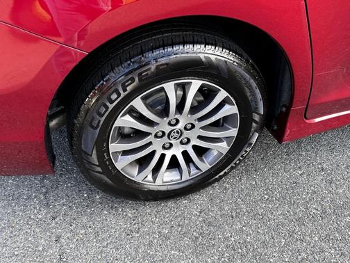 2019 Toyota Sienna L
