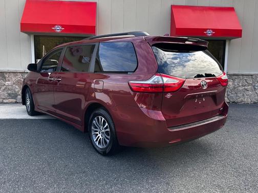 2019 Toyota Sienna L