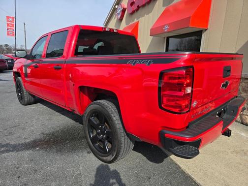 2018 Chevrolet Silverado 1500 Custom