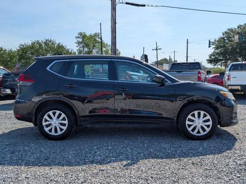 Magnetic Black 2018 Nissan Rogue S