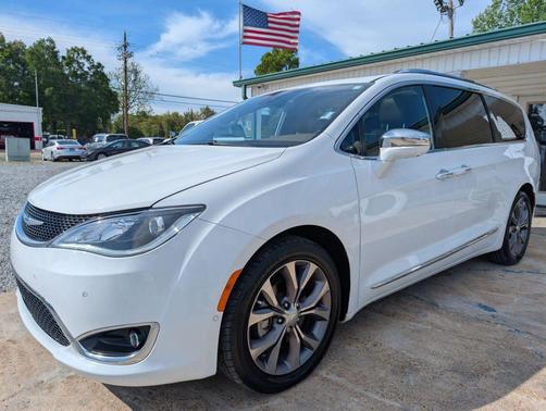 Bright White Clearcoat 2018 Chrysler Pacifica Limited