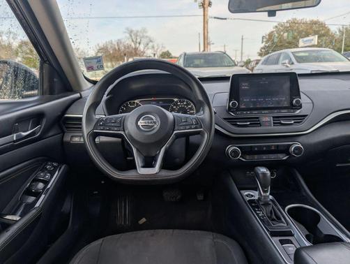 2021 Nissan Altima 2.5 SV