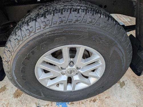 Black 2018 Nissan Frontier SV