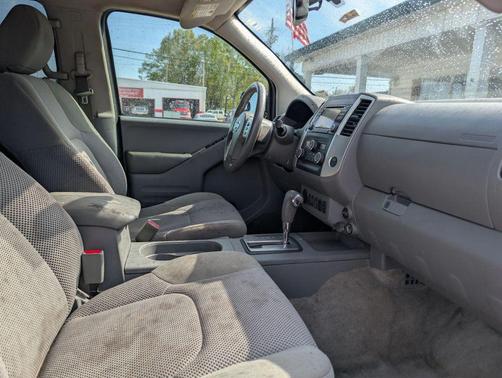 Black 2018 Nissan Frontier SV