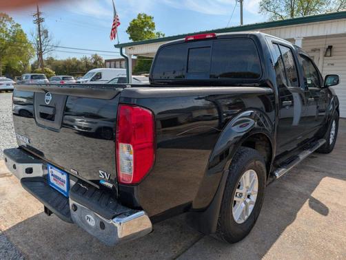 Black 2018 Nissan Frontier SV