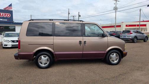 Gold 1997 GMC Safari SLX