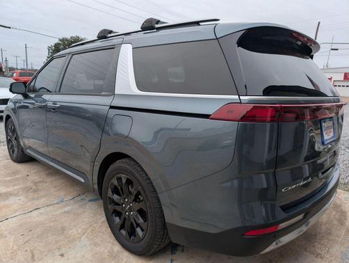 2022 Kia Carnival SX