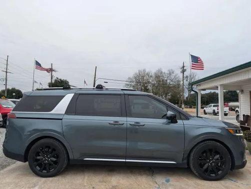 2022 Kia Carnival SX