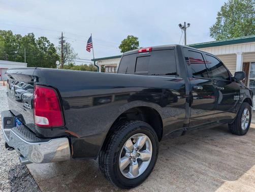 Brilliant Black Crystal Pearlcoat 2018 RAM 1500 Big Horn