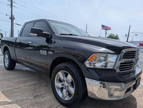 Brilliant Black Crystal Pearlcoat 2018 RAM 1500 Big Horn