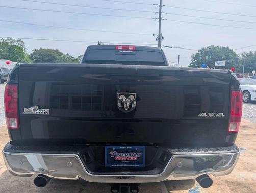Brilliant Black Crystal Pearlcoat 2018 RAM 1500 Big Horn
