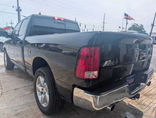 Brilliant Black Crystal Pearlcoat 2018 RAM 1500 Big Horn