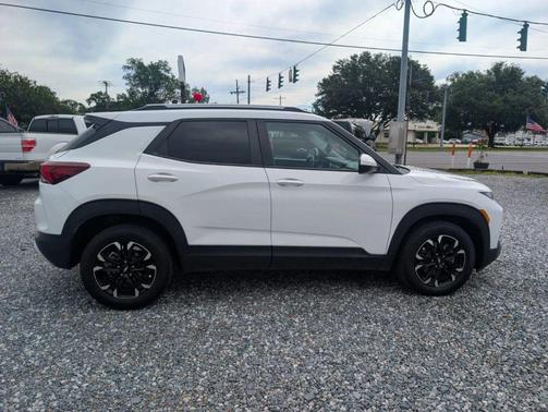 Summit White 2021 Chevrolet Trailblazer LT