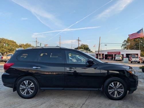 2020 Nissan Pathfinder S 2WD