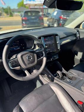 2023 Volvo XC40 B4 Core