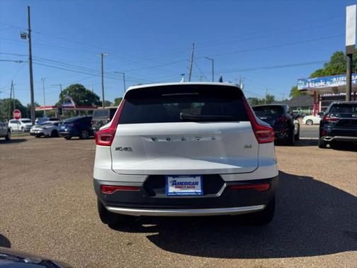 2023 Volvo XC40 B4 Core