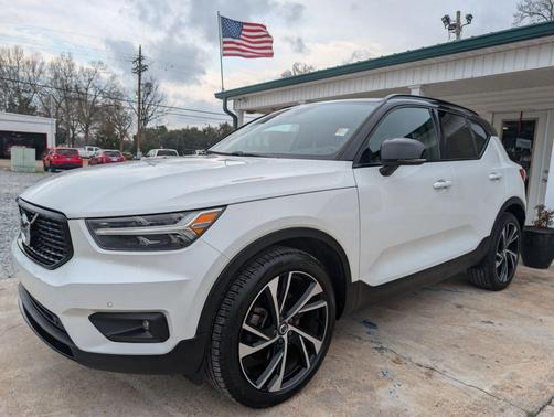 2021 Volvo XC40 T5 R-Design