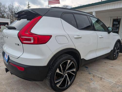 2021 Volvo XC40 T5 R-Design