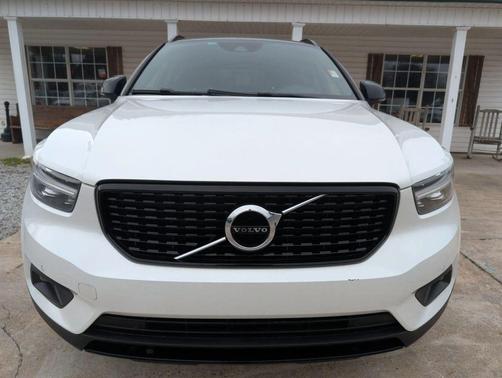 2021 Volvo XC40 T5 R-Design